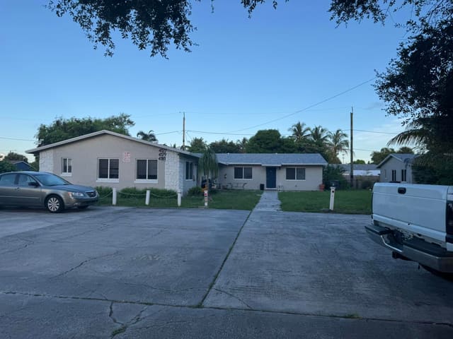 4165 42nd Avenue S, Lake Worth Beach, FL 33461