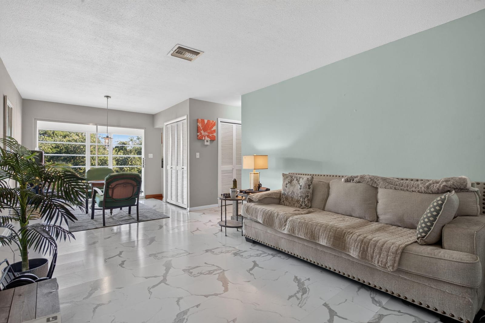 941 Crystal Lake Drive 307 — photo 4