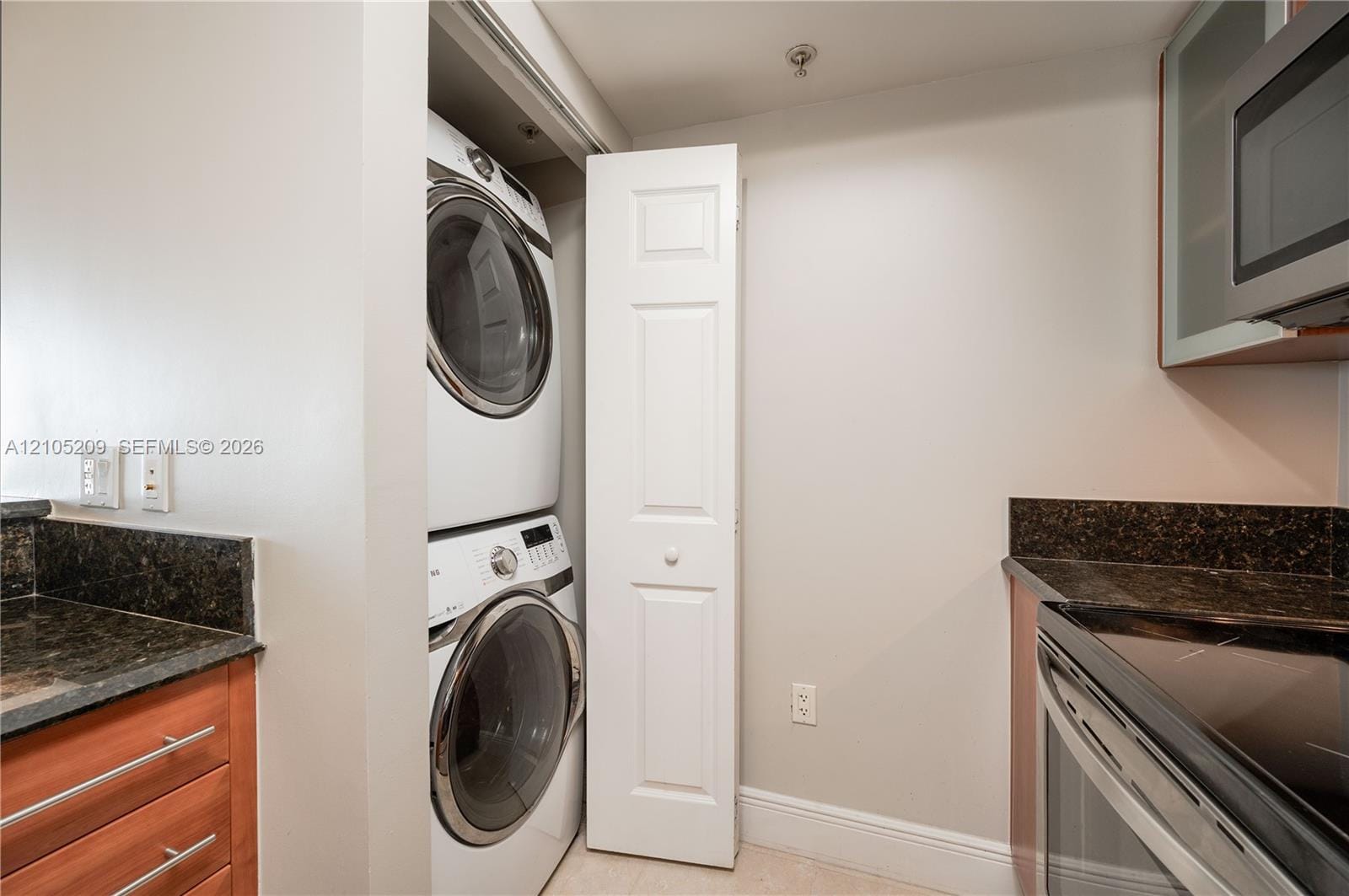 3232 SW 22nd Terrace 1405, Miami, FL 33145 photo 9