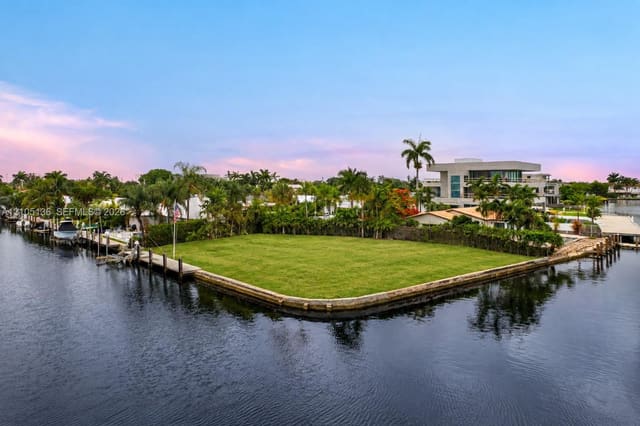 2130 NE 15th Street, Fort Lauderdale, FL 33304