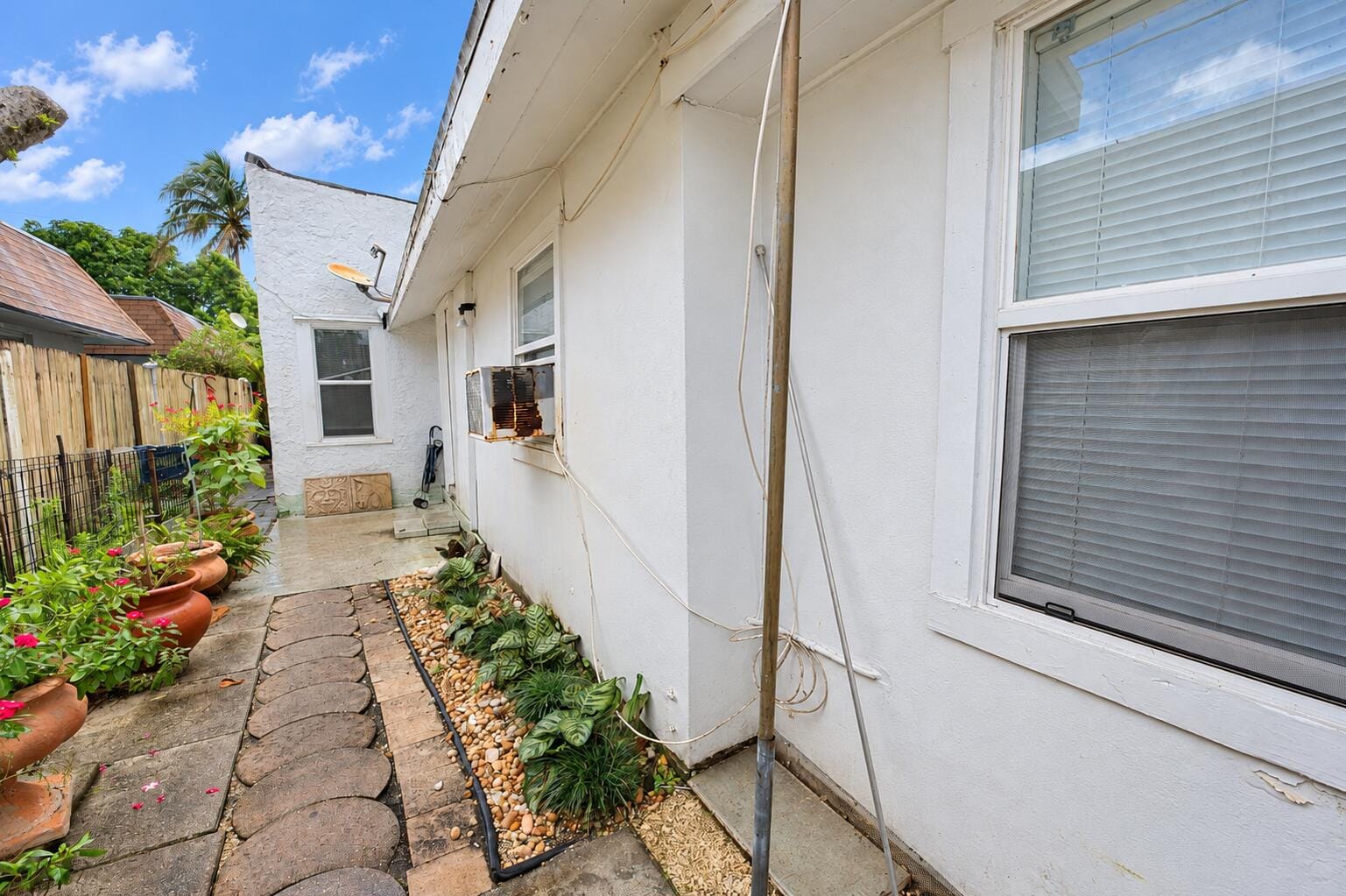 906 S J Street — photo 3