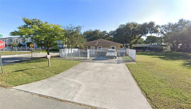 2500 NW 47th Street, Miami, FL 33142