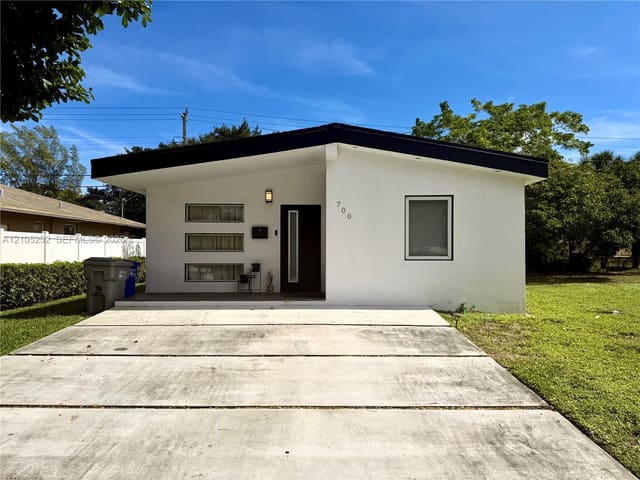 700 NW 17th Terrace, Pompano Beach, FL 33069