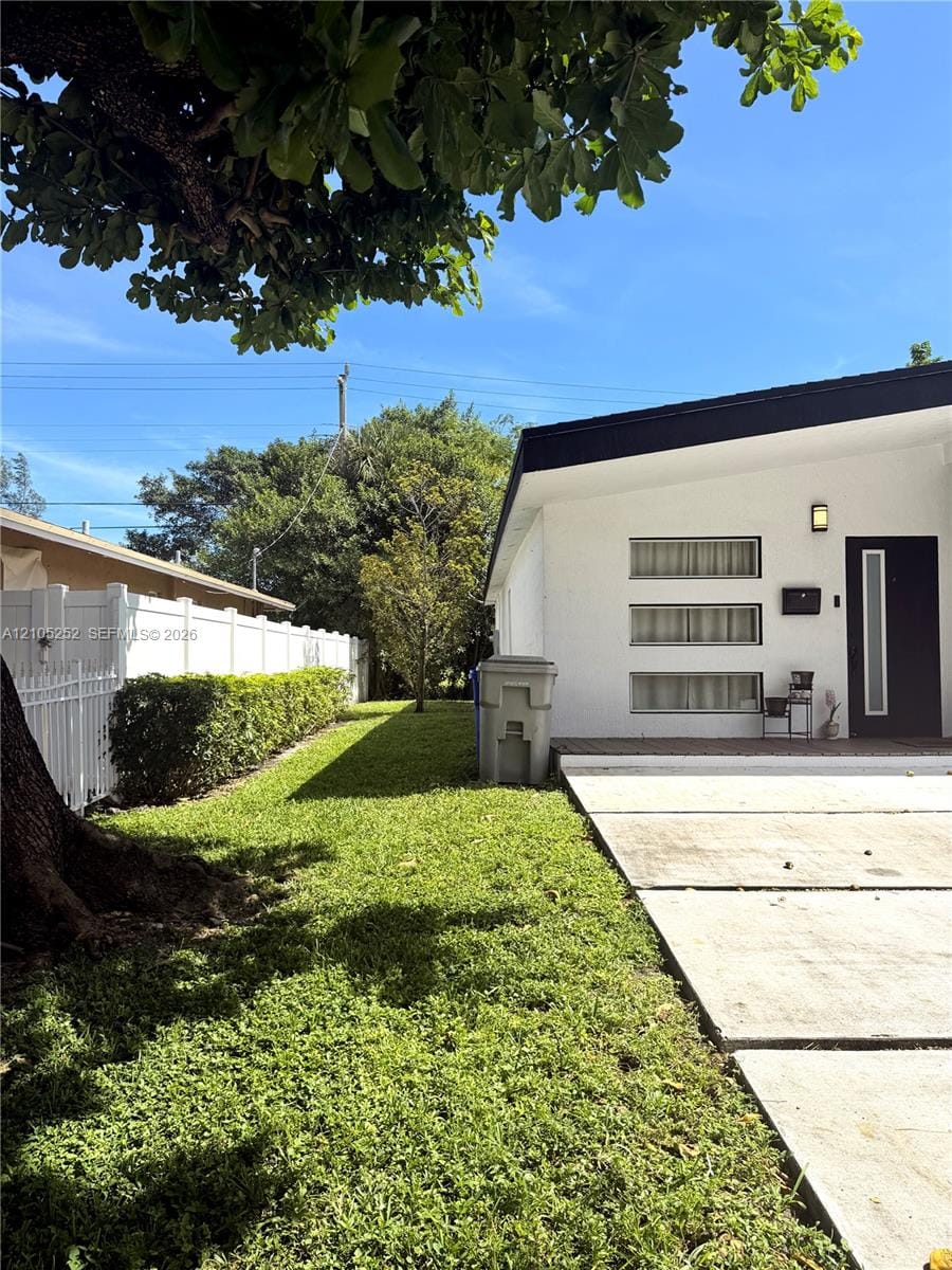 700 NW 17th Terrace — photo 3