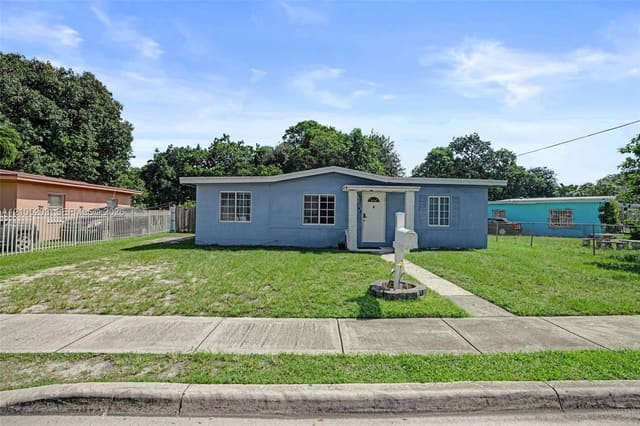 13645 NW 3rd Avenue, North Miami, FL 33168