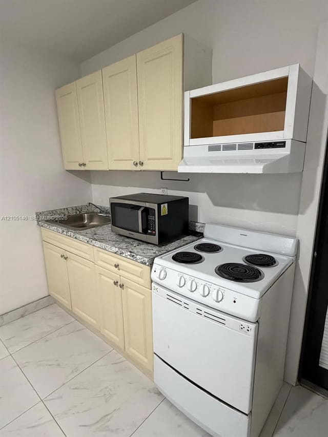 13707 SW 12th Street 1, Miami, FL 33184