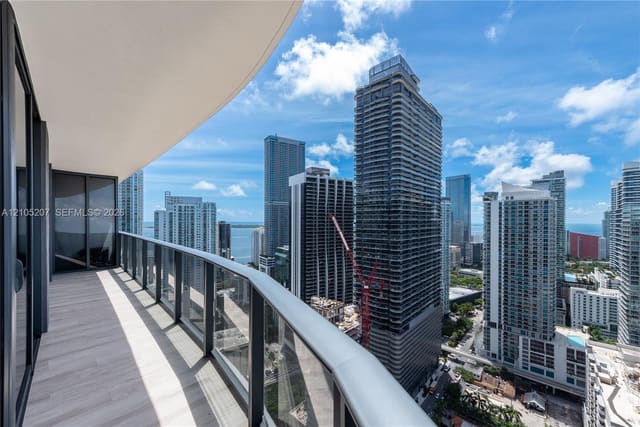 45 SW 9th Street 3606, Miami, FL 33130