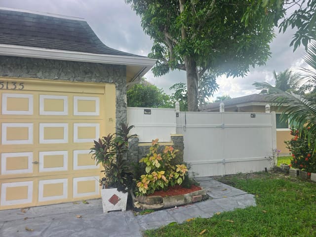 5135 SW 10th Street, Margate, FL 33068