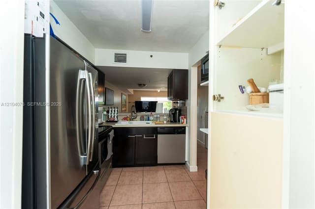 158 Riviera Circle 19-3, Weston, FL 33326