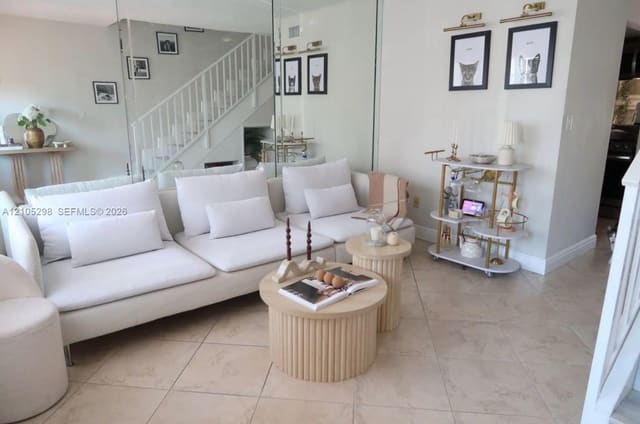 2201 W 52nd Street 102, Hialeah, FL 33016