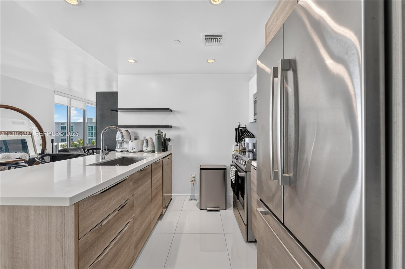 9940 W Bay Harbor Drive 6C-N — photo 7