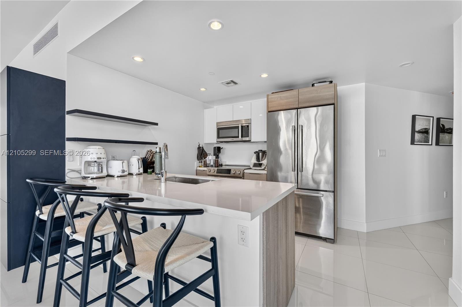 9940 W Bay Harbor Drive 6C-N — photo 8