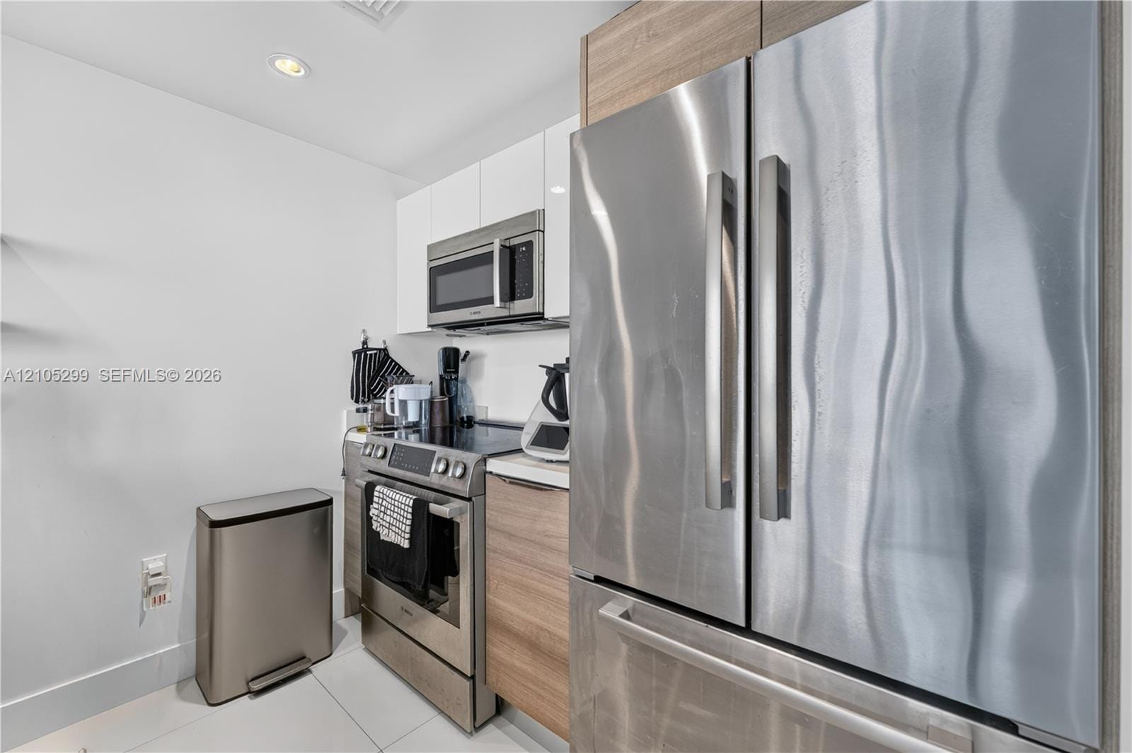 9940 W Bay Harbor Drive 6C-N — photo 9