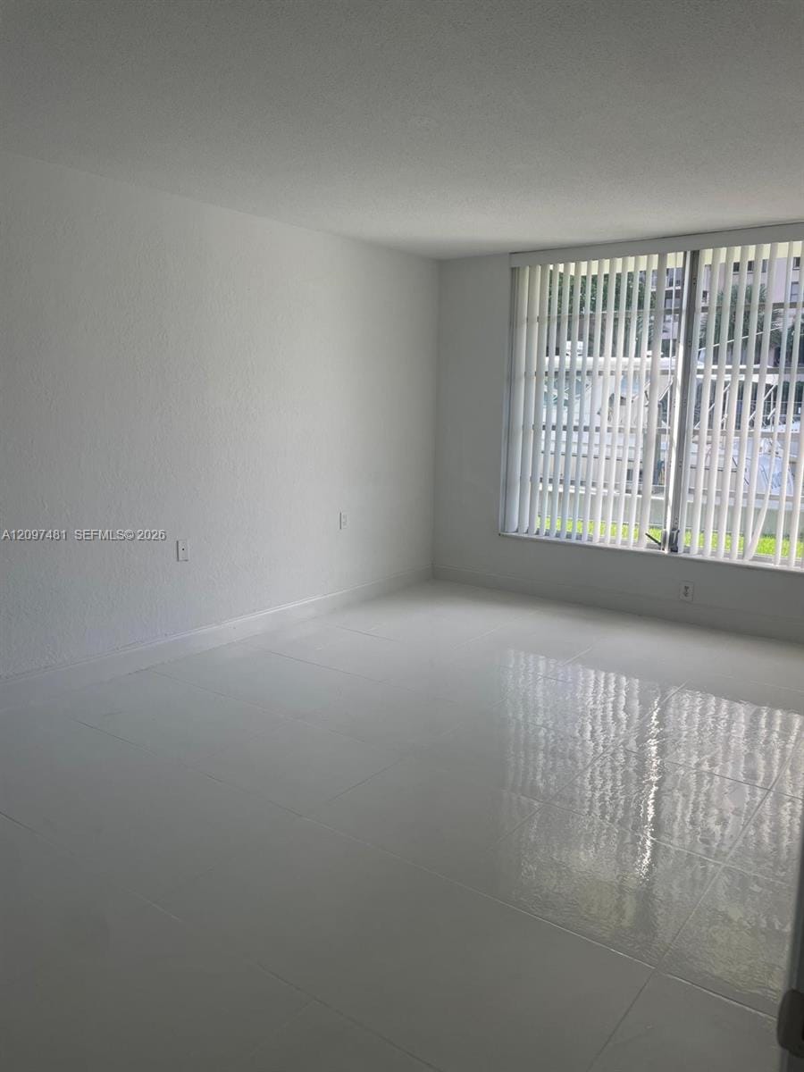 1750 NE 115th Street 103, Miami, FL 33181 photo 9
