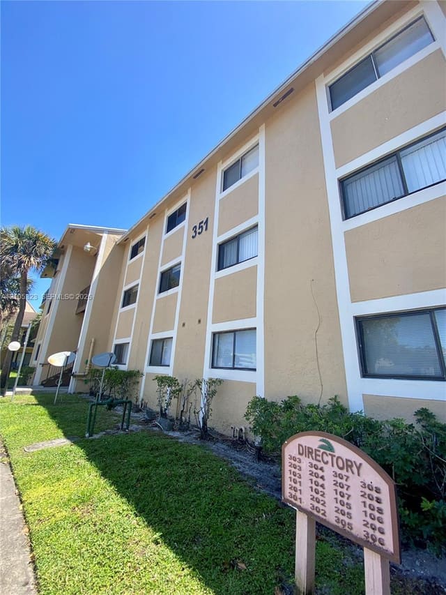 351 Palm Way 307, Pembroke Pines, FL 33025