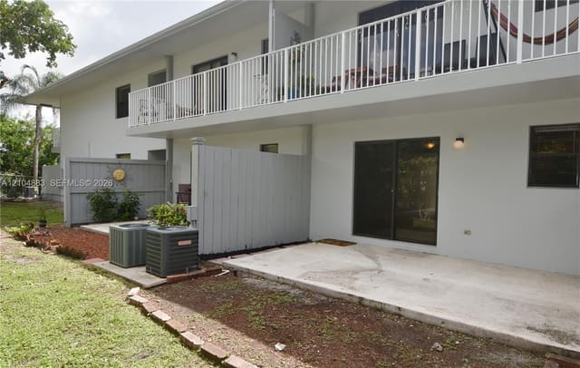 1401 NE 53rd Street 109, Fort Lauderdale, FL 33334