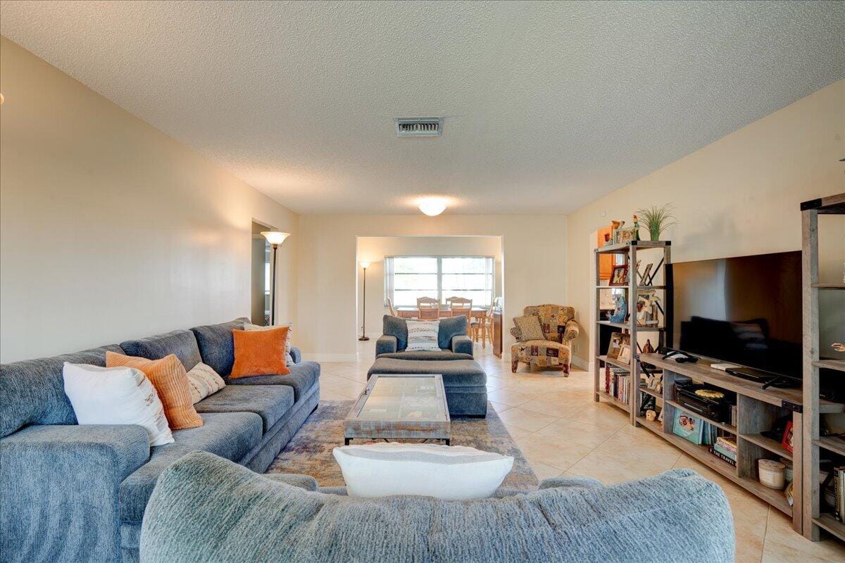 14315 AMAPOLA Drive — photo 6