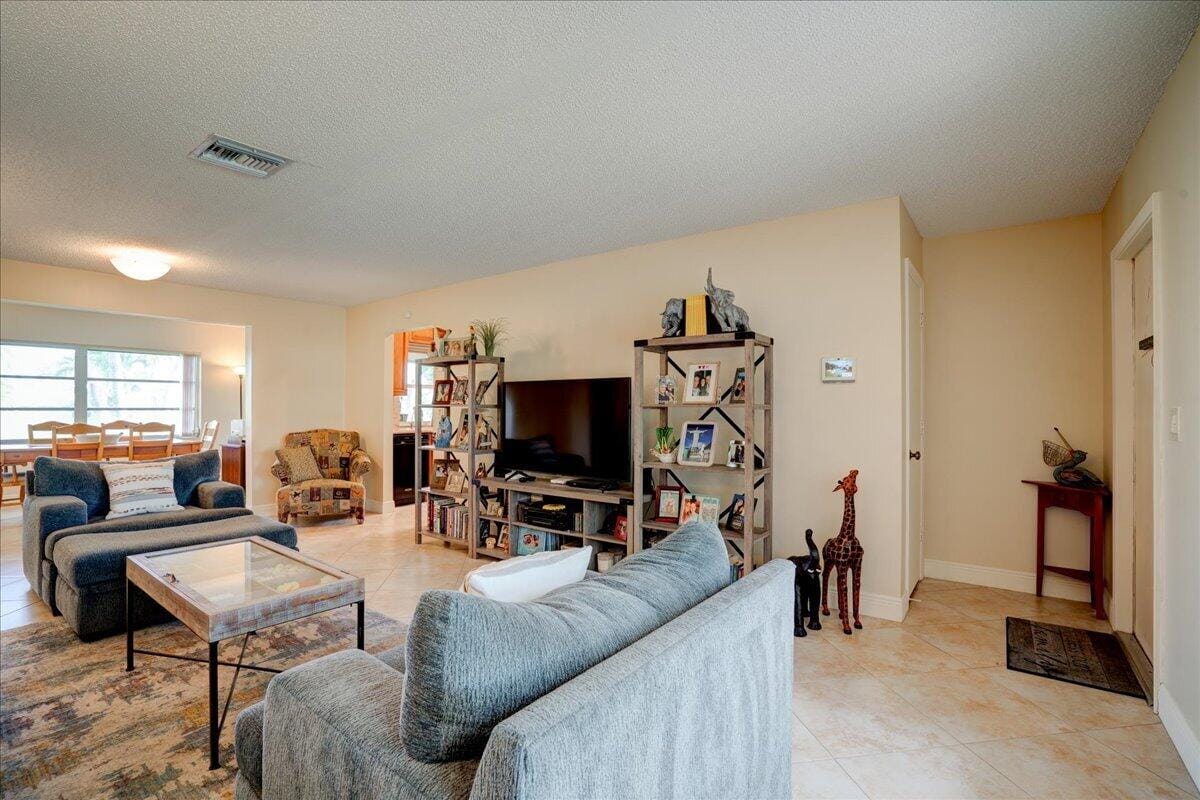 14315 AMAPOLA Drive — photo 7