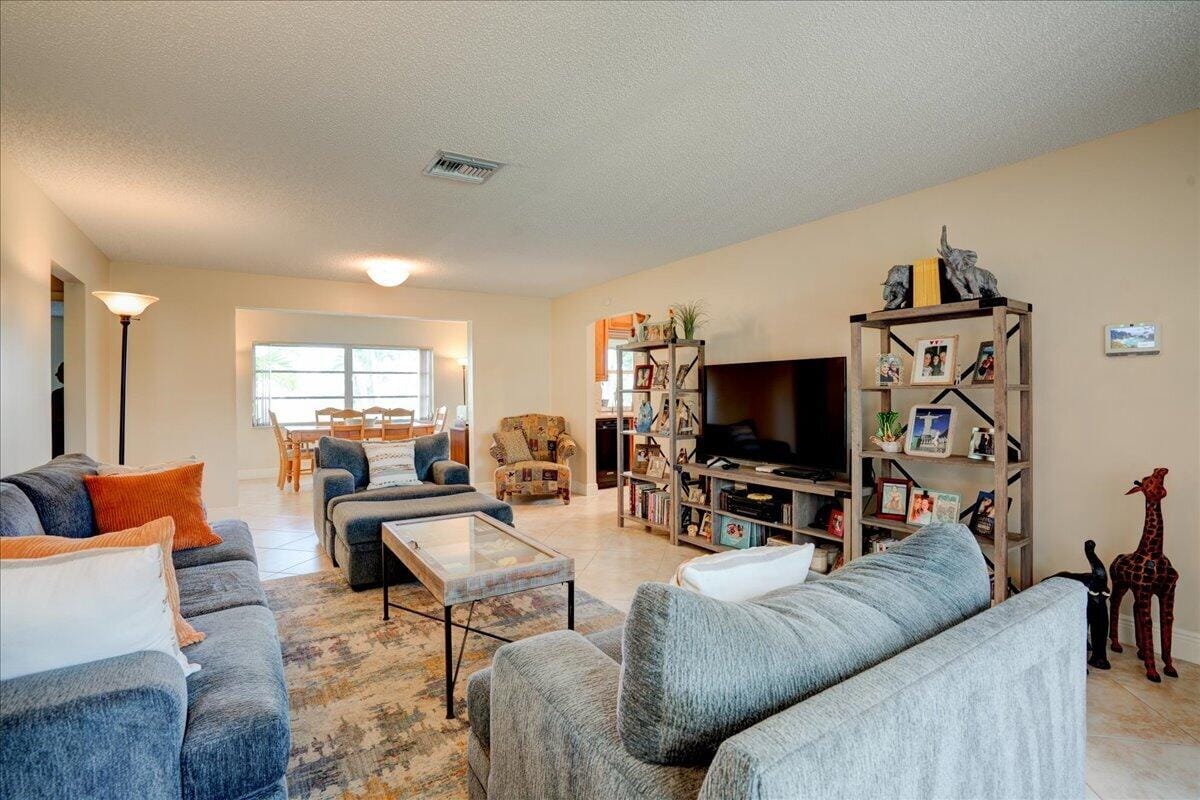 14315 AMAPOLA Drive — photo 8