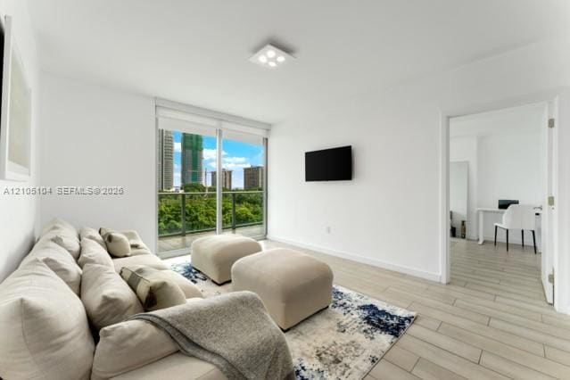 1600 SW 1st Avenue 707, Miami, FL 33129