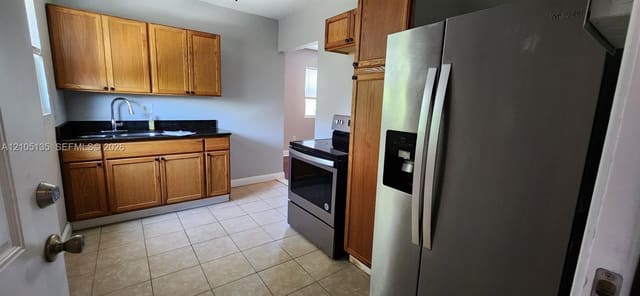 306 Hawthorne Drive 3, Lake Park, FL 33403