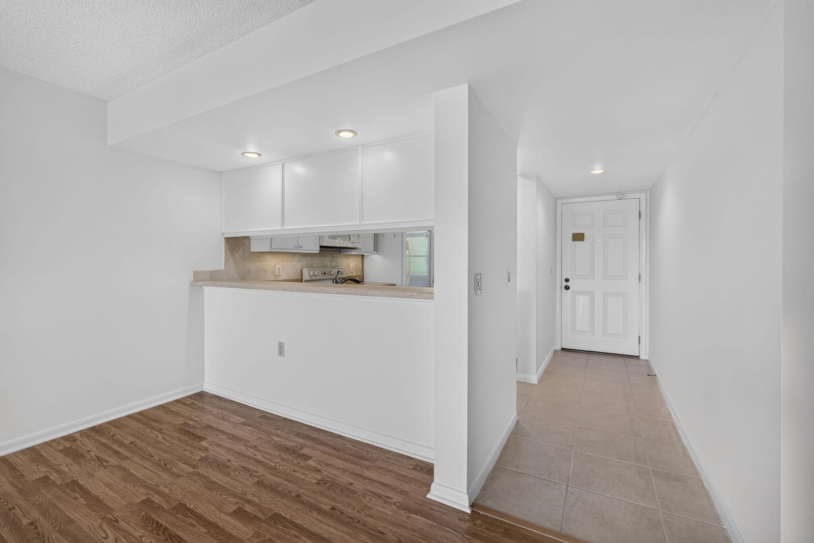 3710 WHITEHALL Drive 401 — photo 5