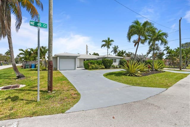1501 NE 40th Court, Oakland Park, FL 33334