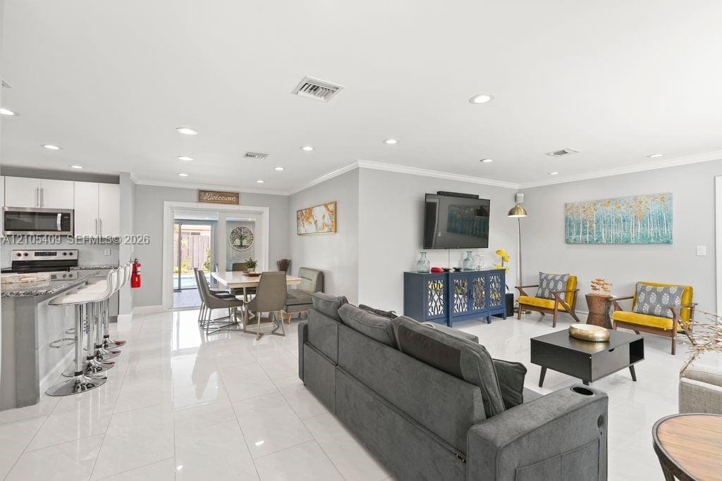 1501 NE 40th Court — photo 4