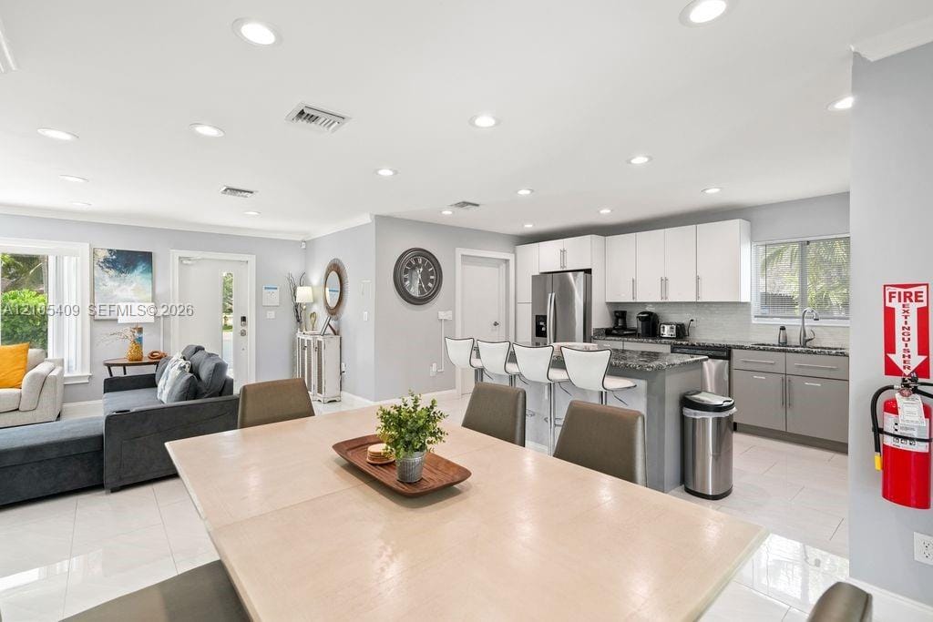 1501 NE 40th Court — photo 6