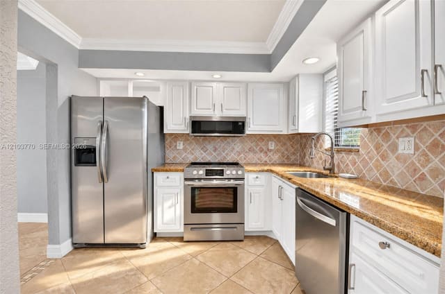 9440 SW 8th Street 309, Boca Raton, FL 33428