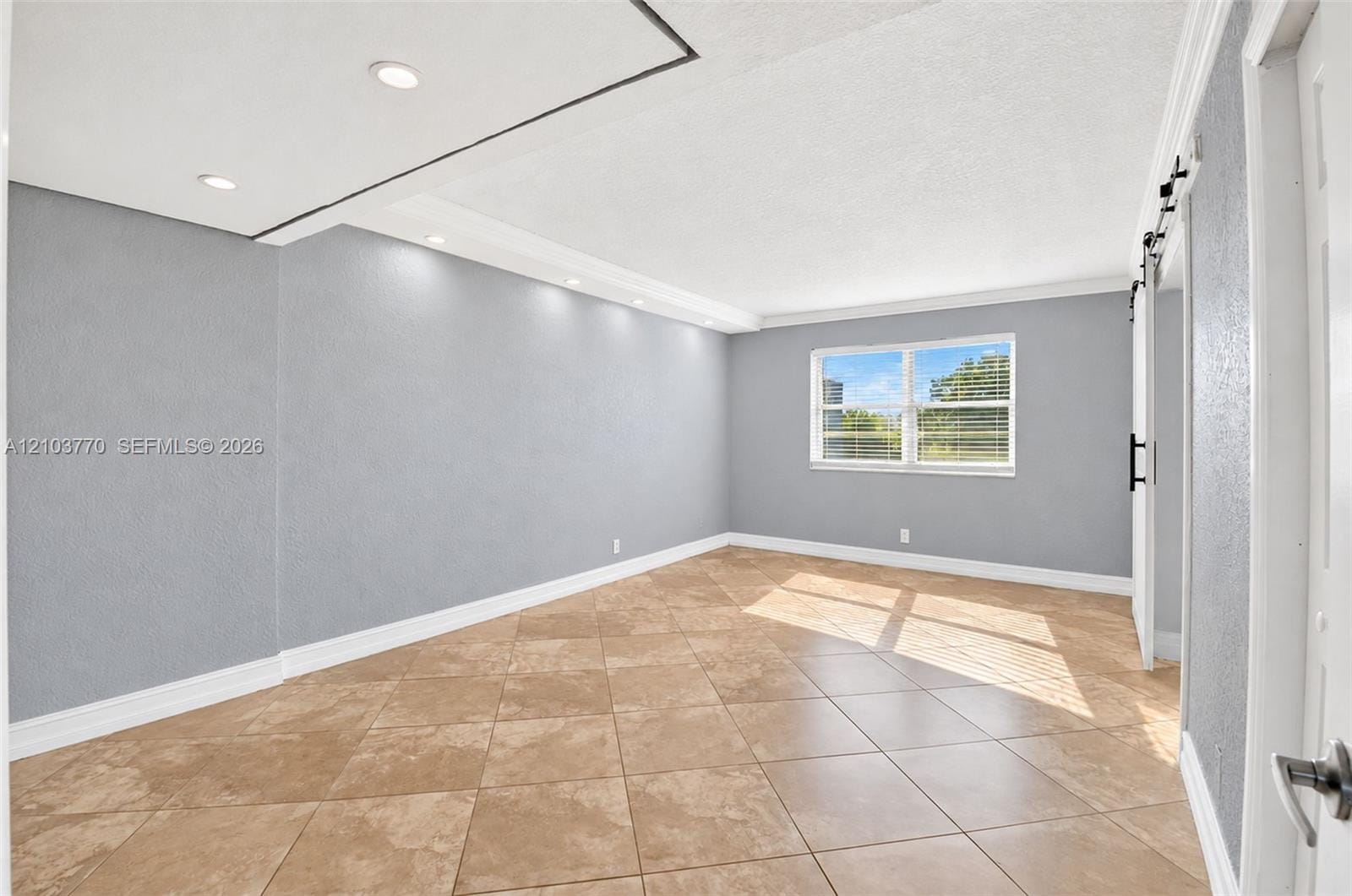 9440 SW 8th Street 309 — photo 9
