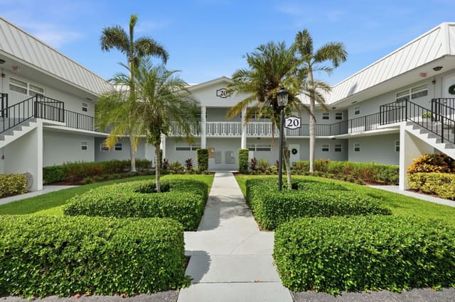 20 COLONIAL CLUB Drive 202, Boynton Beach, FL 33435