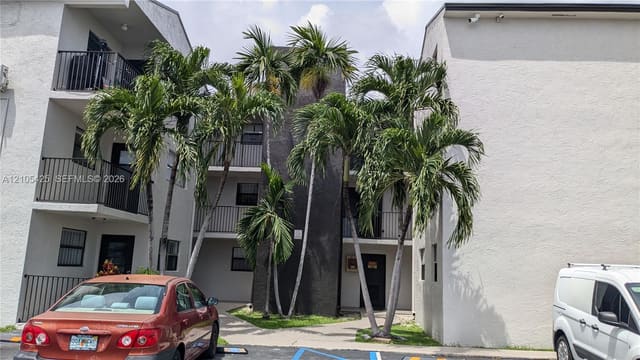 142 SW 18th Avenue 24, Miami, FL 33135