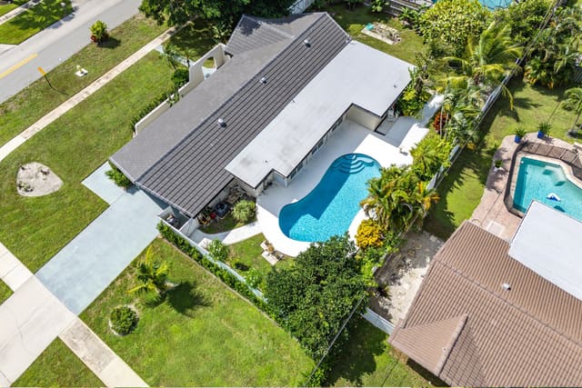 2013 ARDLEY Road, North Palm Beach, FL 33408