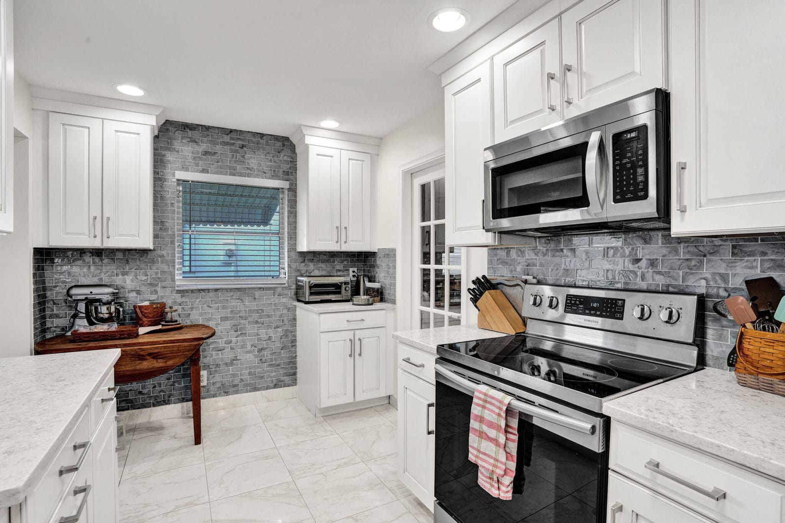2012 SW 18TH Drive — photo 9