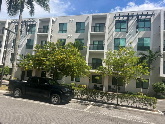 4745 NW 84th Court 20, Urbana At The Residences C, Doral, FL