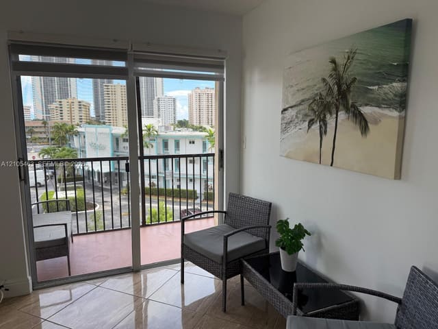 2420 Diana Drive 407, Hallandale Beach, FL 33009