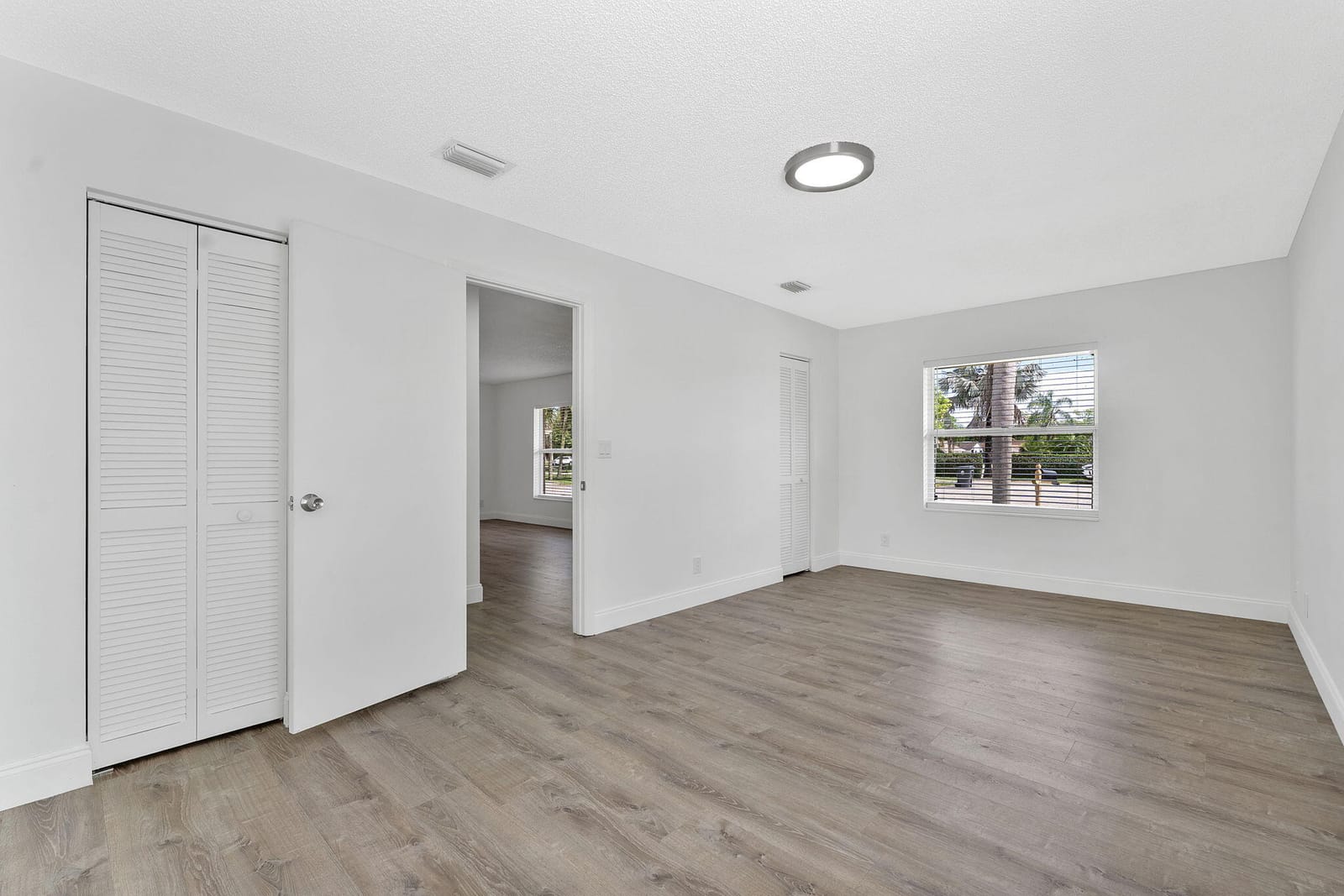 5855 TIMBER VALLEY Drive — photo 8
