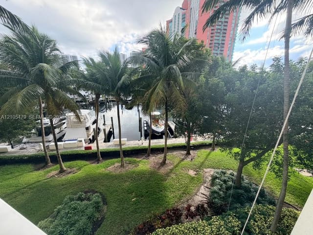 3340 NE 190th Street 308, Aventura, FL 33180