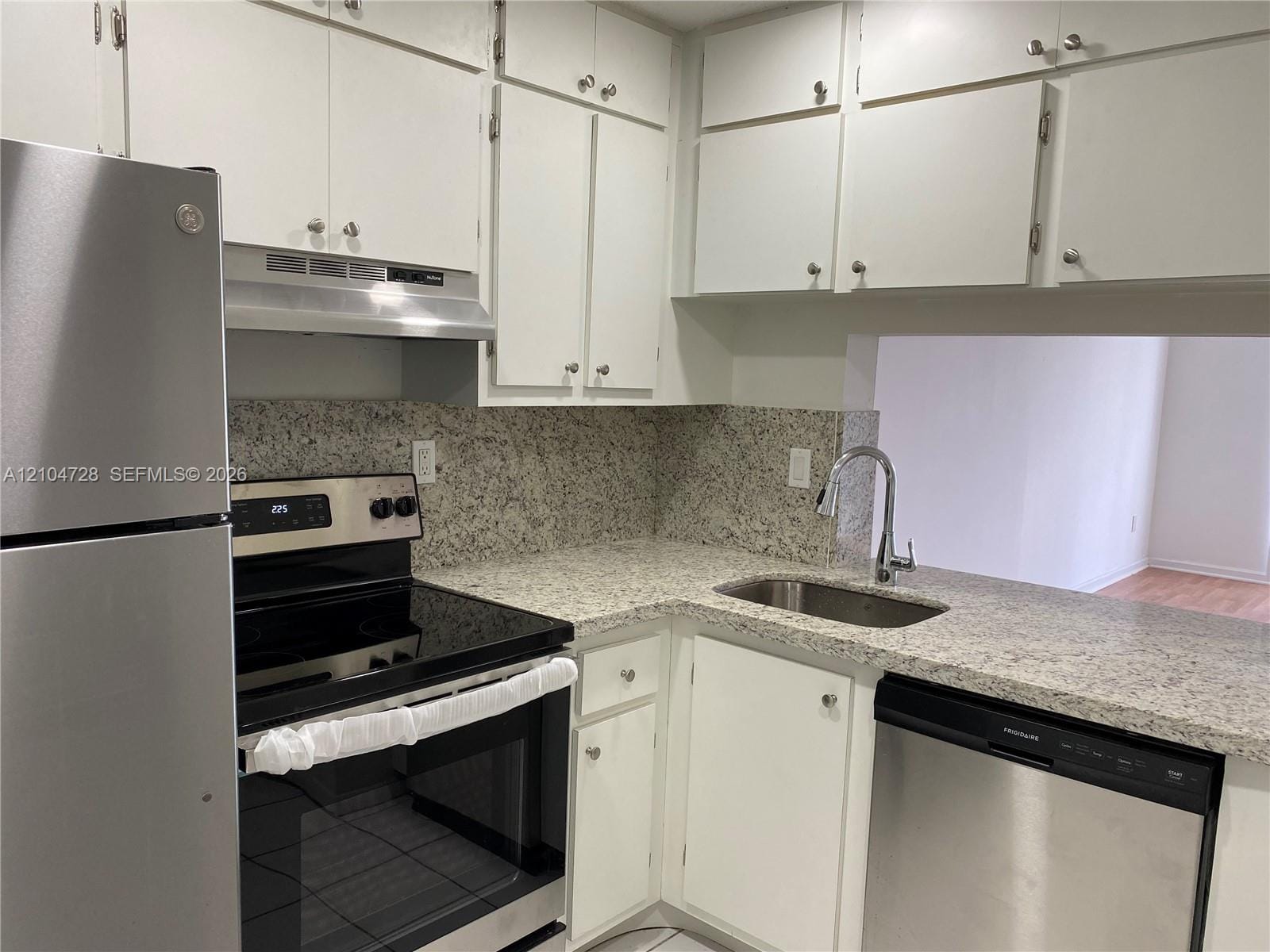 486 NW 165th St Road B-307 — photo 8