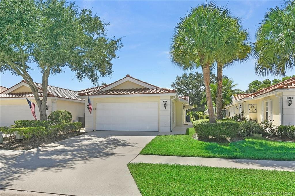 2 bedroom home for sale at 8016 Peppercorn, Hobe Sound, FL 33455 — $4,500