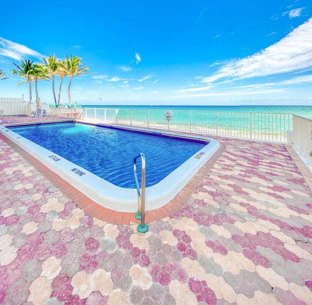 3580 S OCEAN Boulevard 3A, South Palm Beach, FL 33480