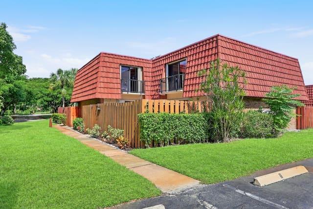 3105 Spanish Wells Drive 8-B, Delray Beach, FL 33445