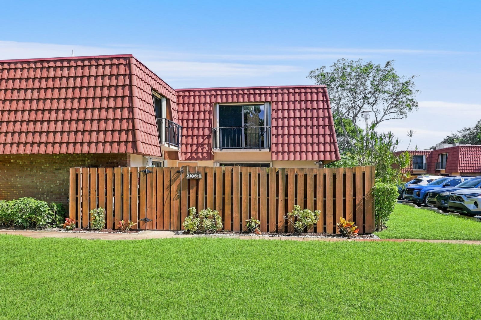 3105 Spanish Wells Drive 8-B — photo 2