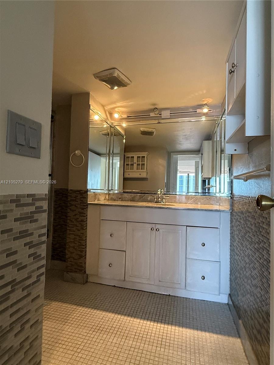 555 NE 15th 25D, Miami, FL 33132 photo 10