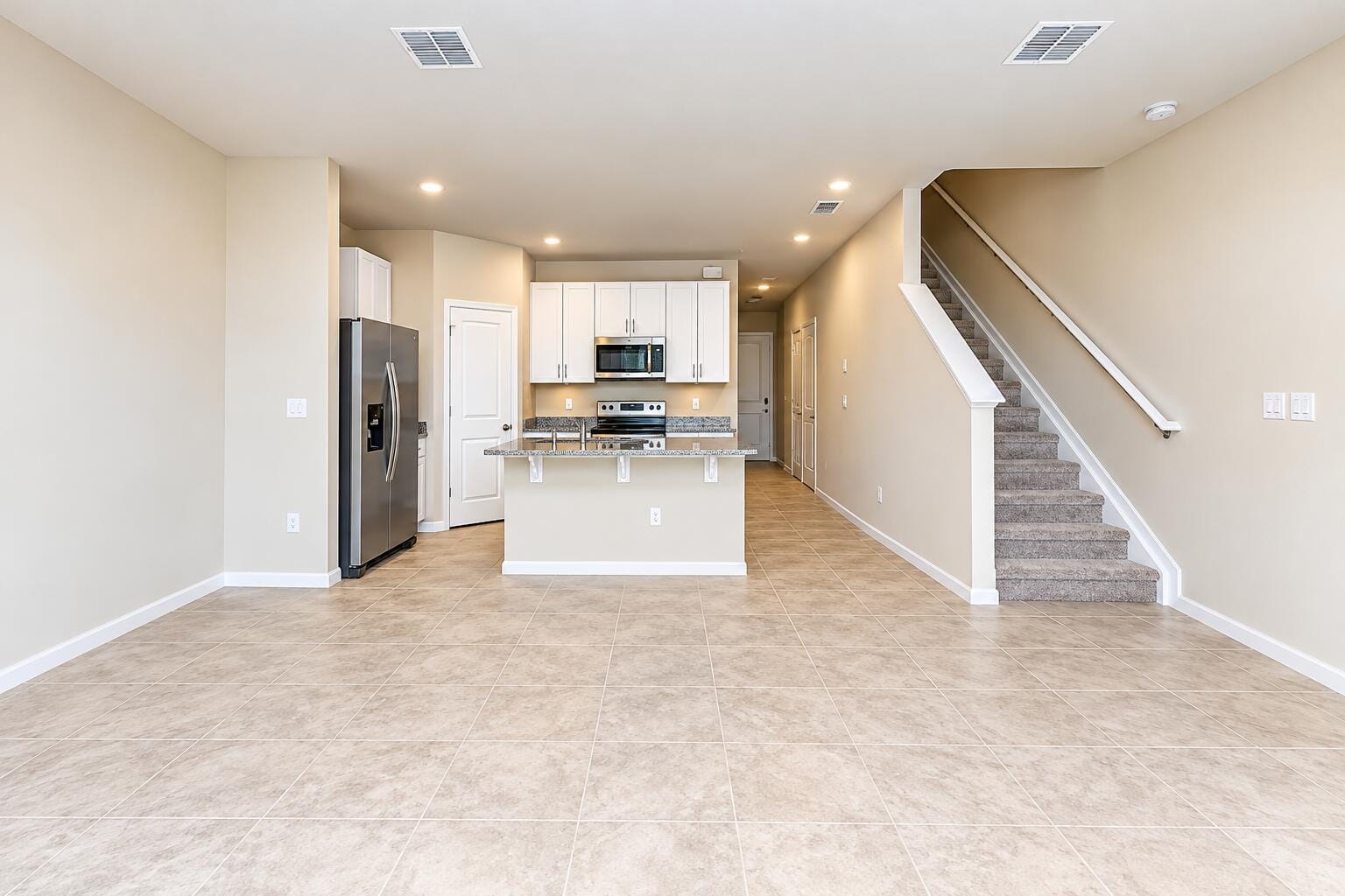 5648 MENTMORE Drive — photo 2