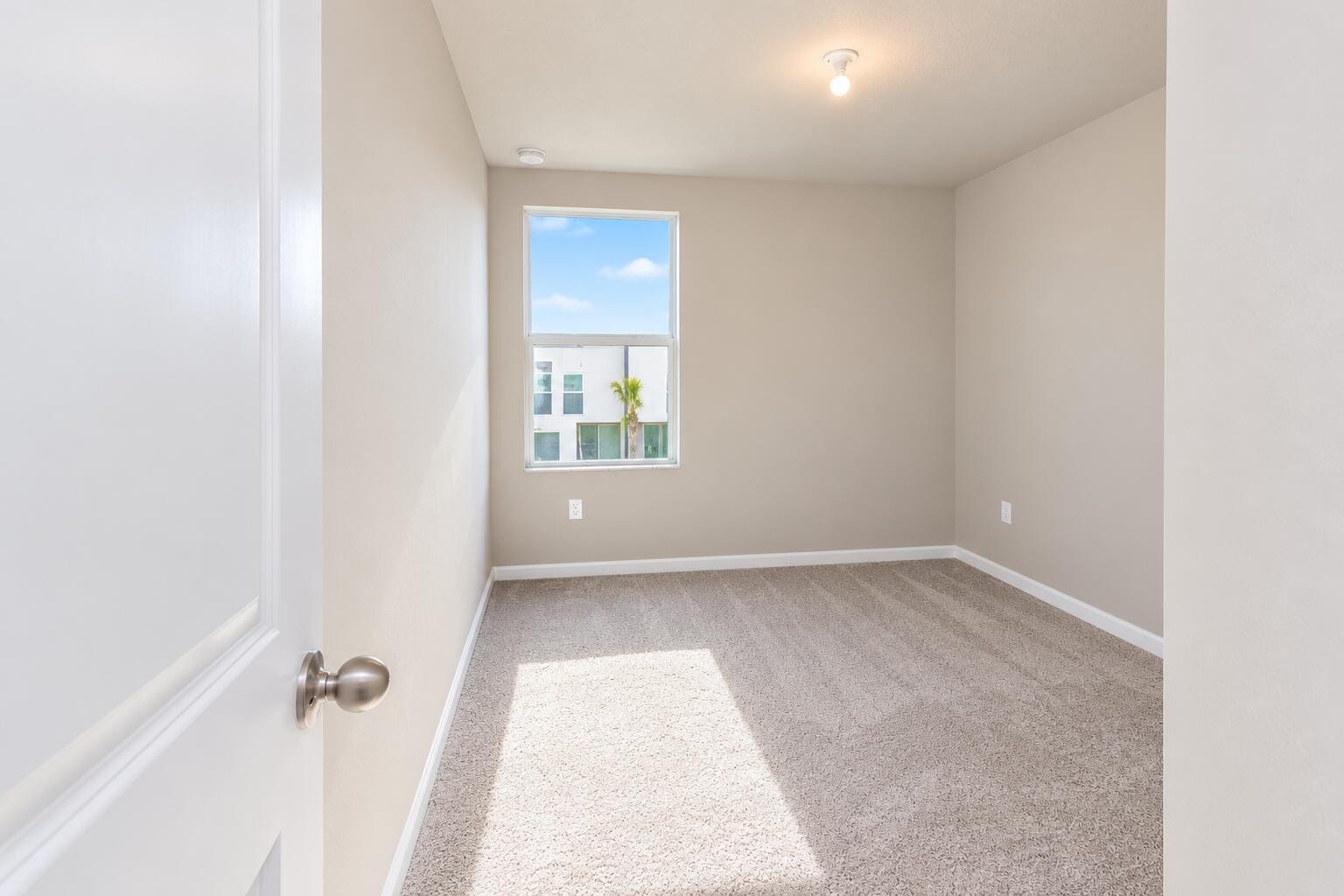 5648 MENTMORE Drive — photo 10