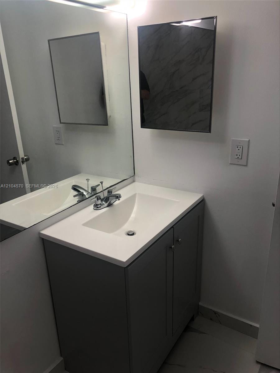 341 W Park Drive 106-15, Miami, FL 33172 photo 17