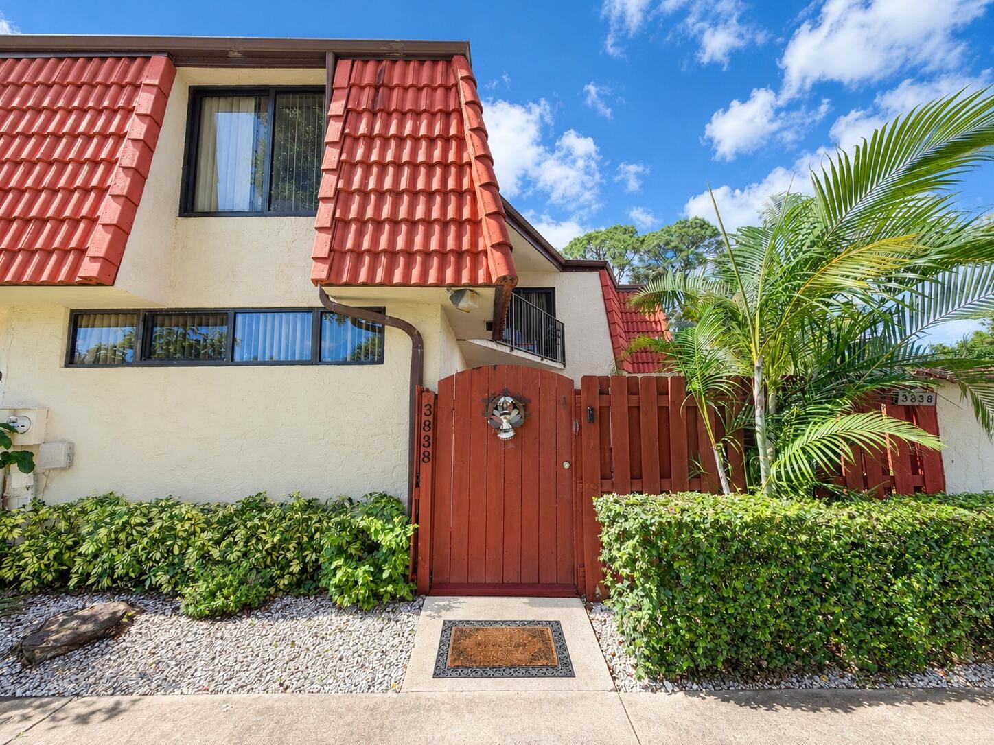 3838 Victoria Drive — photo 2