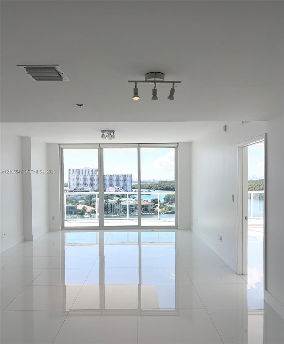 400 Sunny Isles Boulevard 1002 — photo 6
